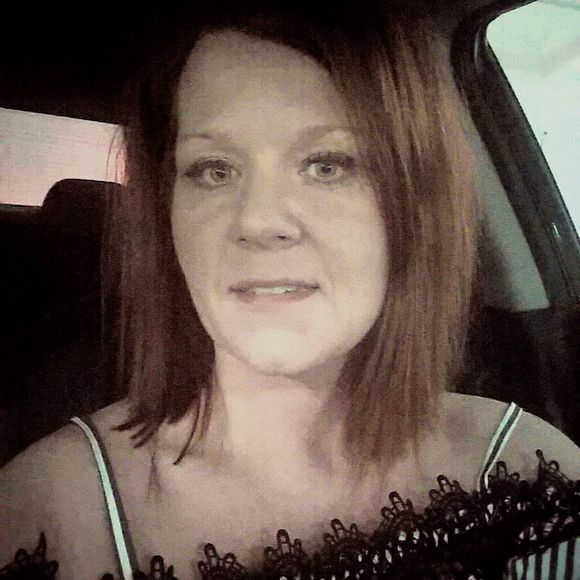 Meet your Posher, Jenn - Picture 1 of 1